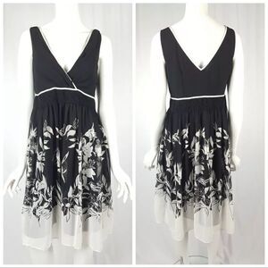 Metro 22 Size Small Black & White Floral Surplice Sleeveless Midi Dress Casual